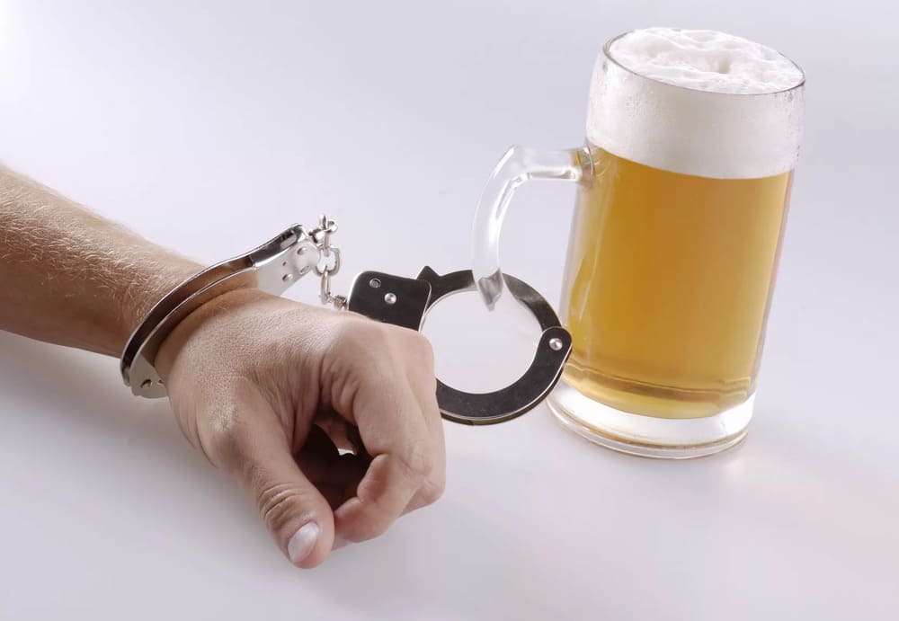 Пивной алкоголизм: симптомы и последствия